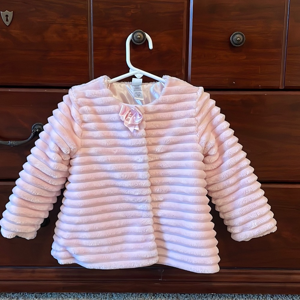 Super soft pink toddler girl faux fur jacket size 3T. Excellent condition!